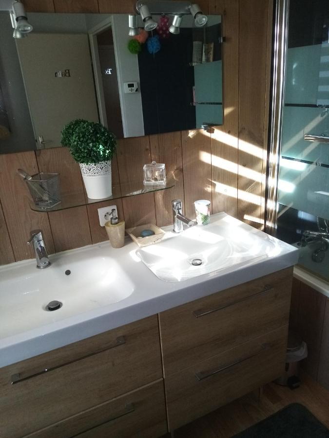 Chambre Dans Jolie Maison Avec Jardin Au Calme Bayona Exterior foto